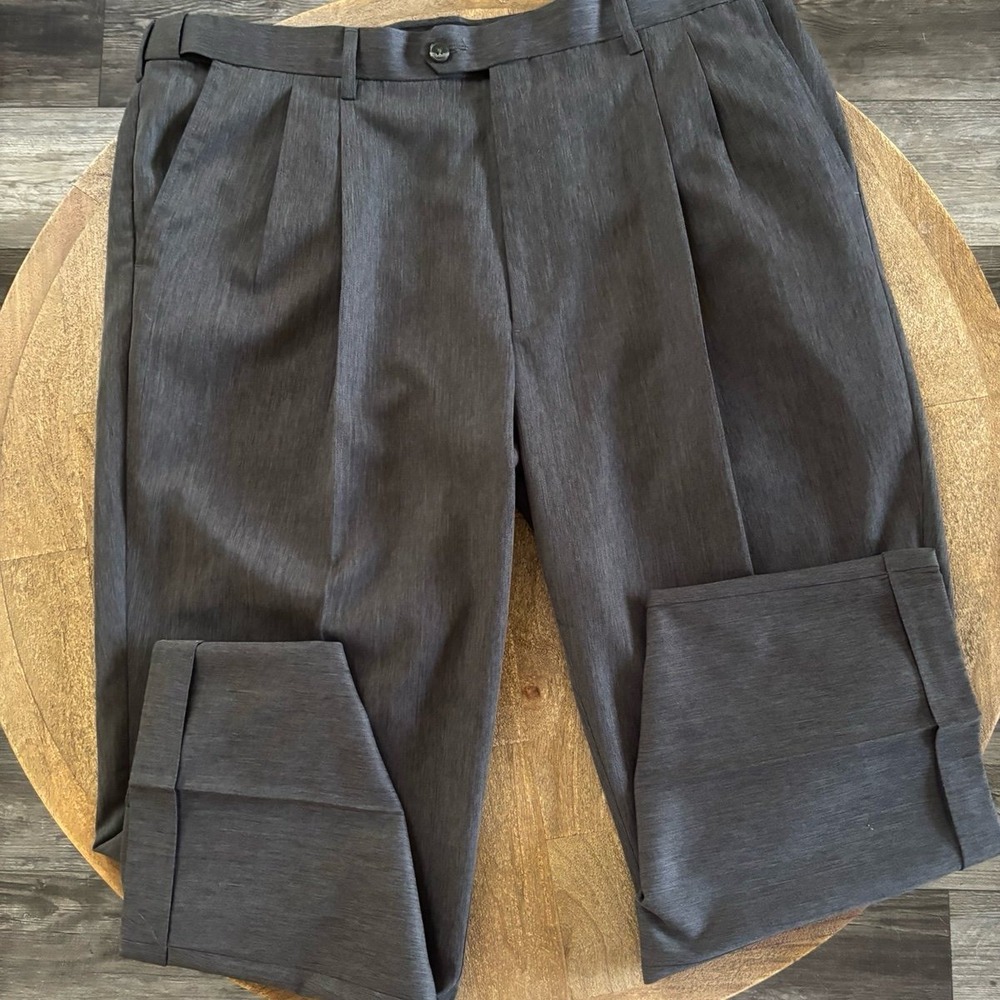Perry Ellis Pleated dress pants size 40/29